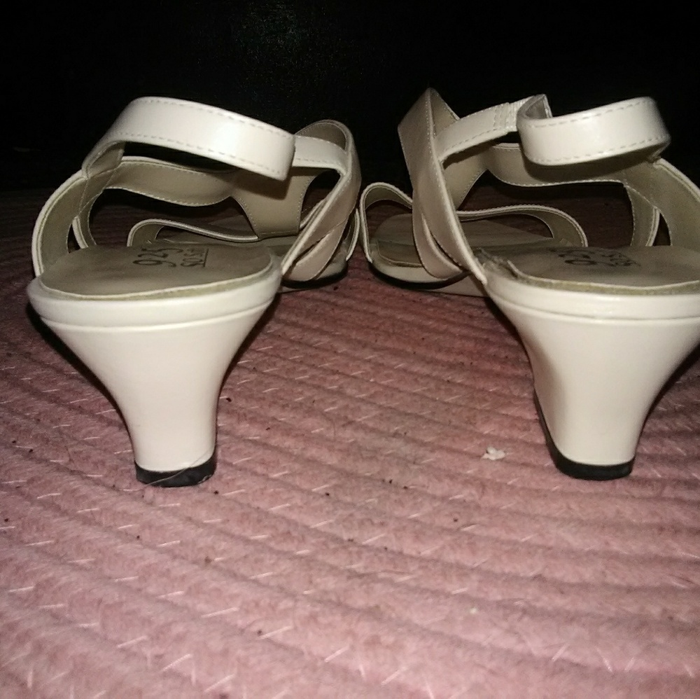 Heels - Picture 4 of 8